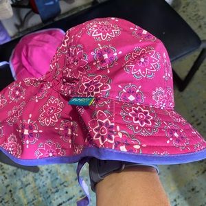 Sunday Afternoons bucket sun hat with chin Velcro strap